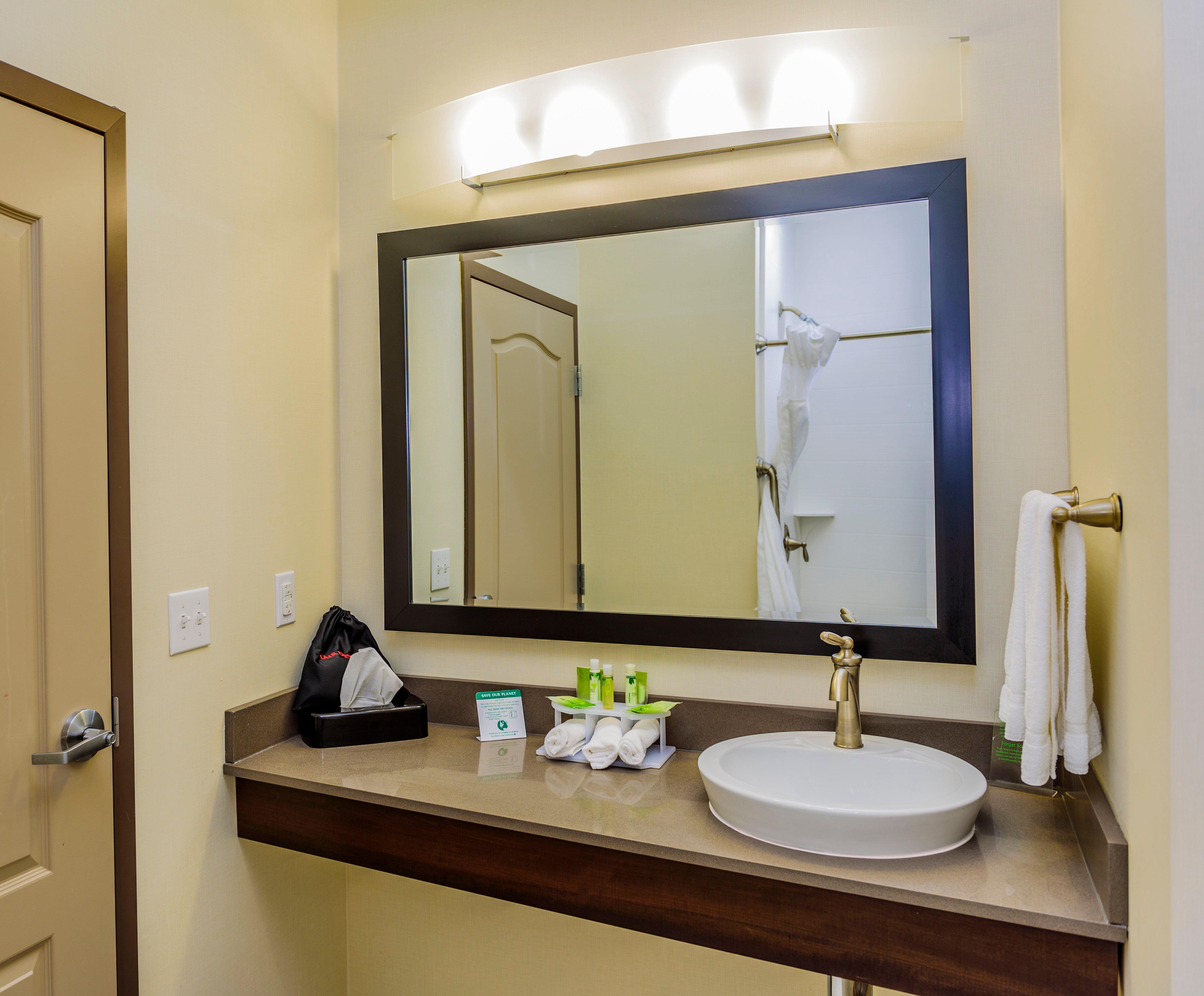 Holiday Inn Express & Suites Cheektowaga North East By Ihg Exterior photo
