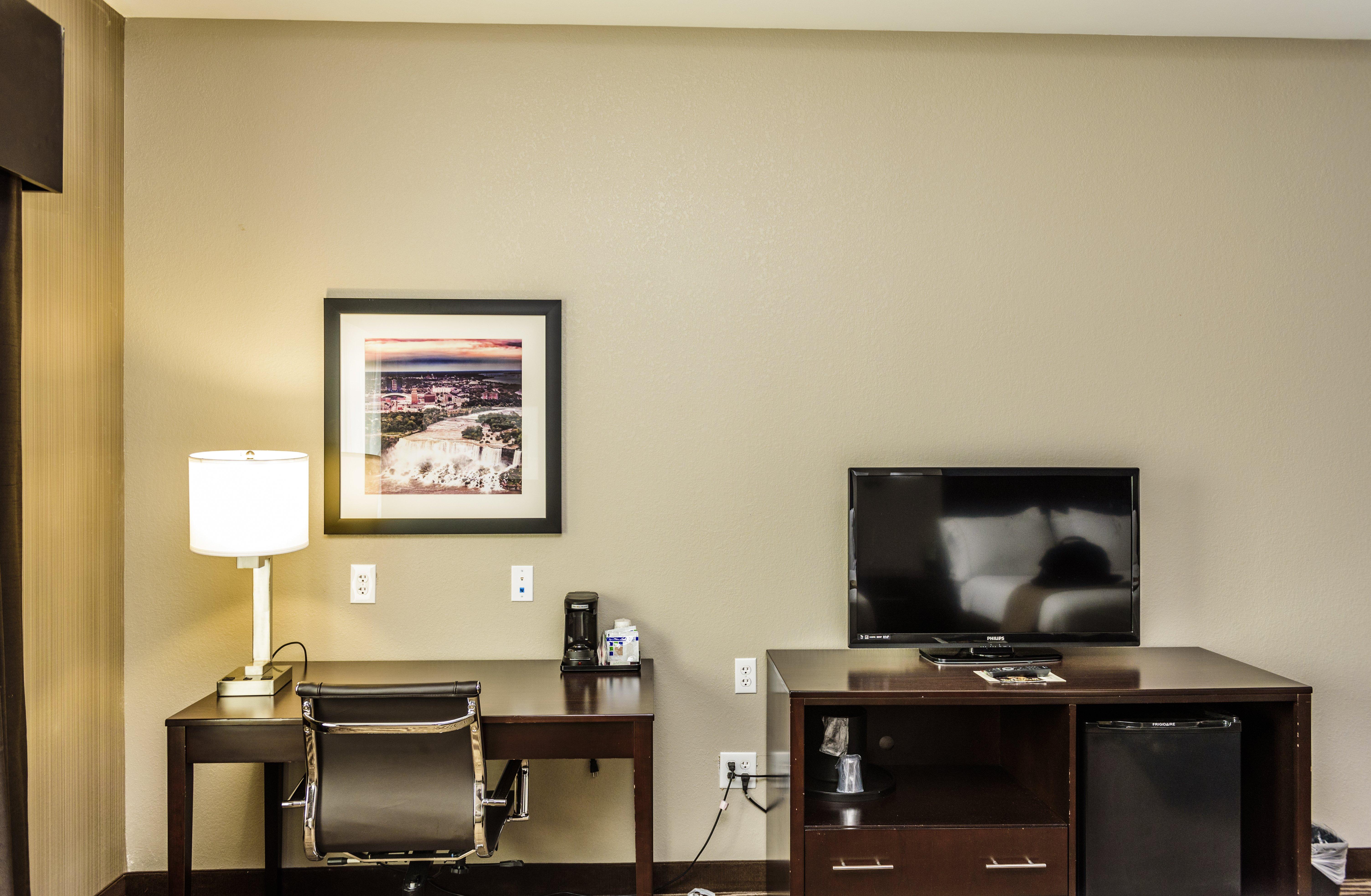 Holiday Inn Express & Suites Cheektowaga North East By Ihg Exterior photo
