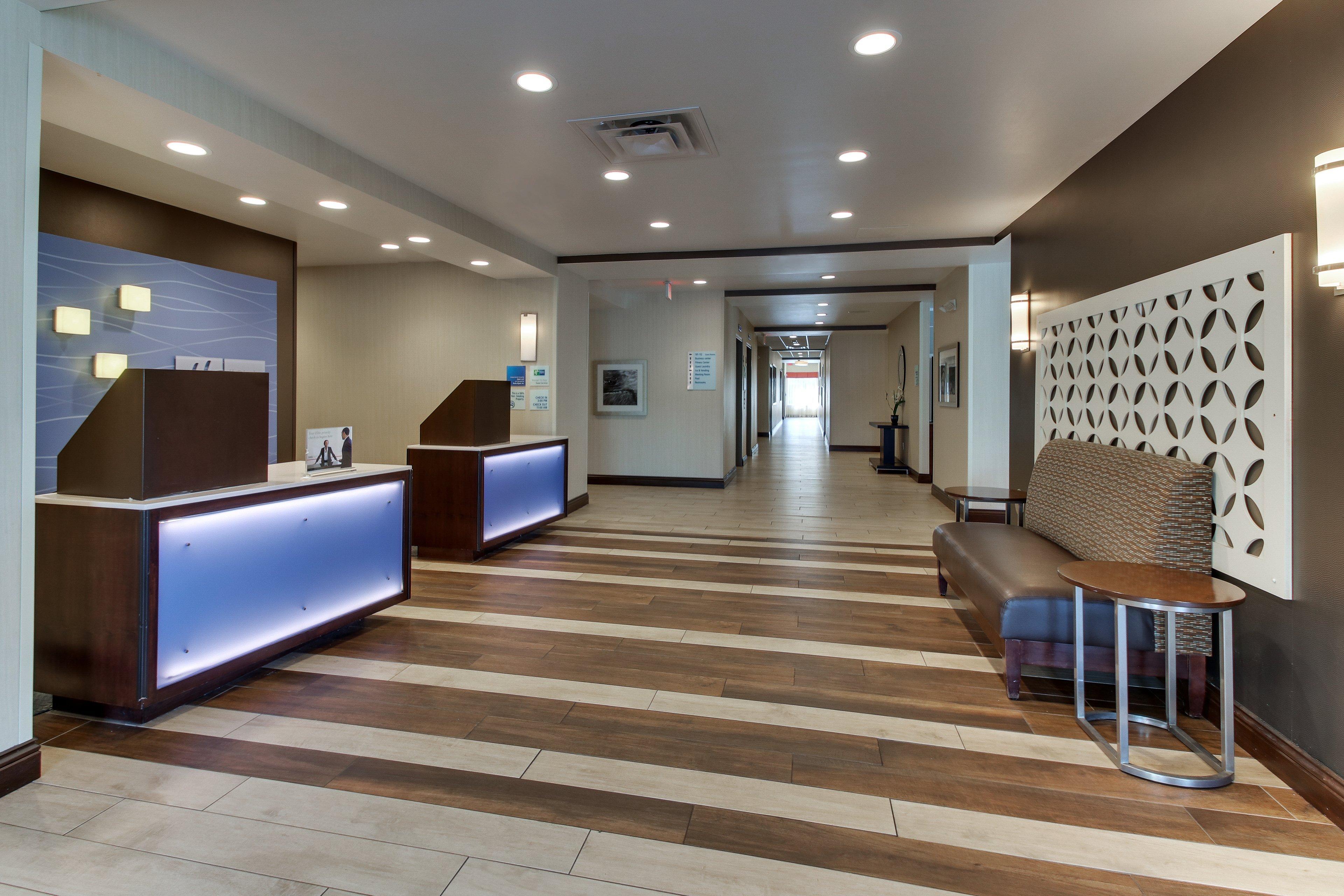 Holiday Inn Express & Suites Cheektowaga North East By Ihg Exterior photo