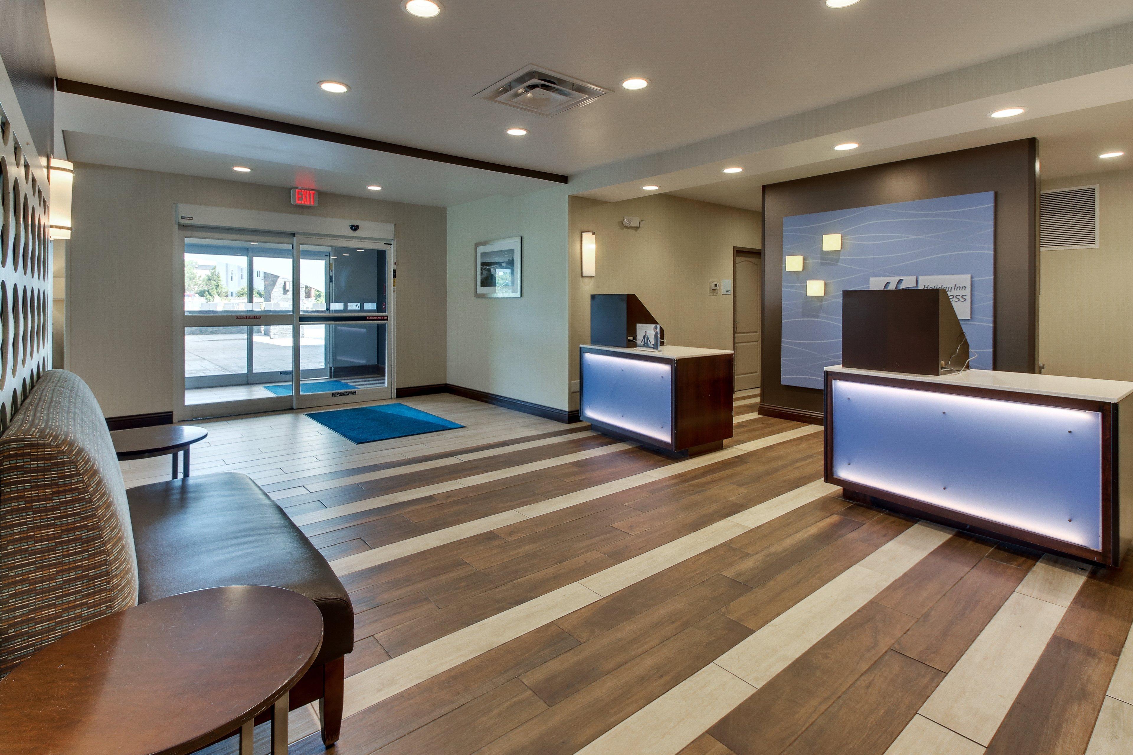 Holiday Inn Express & Suites Cheektowaga North East By Ihg Exterior photo